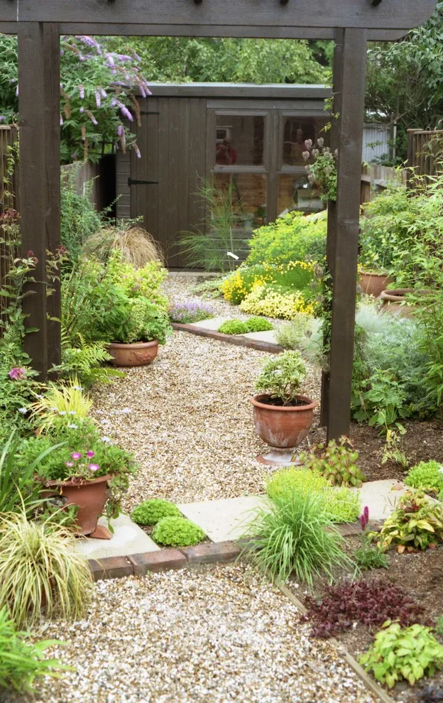 Tiny drought-resistant cottage garden by English Landscape LLC - Photo 2