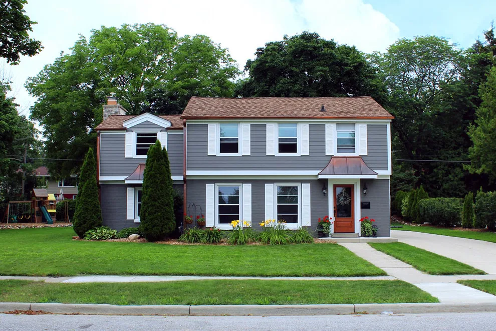 Home Makeover: Before and After by BCI Exteriors Inc - Photo 2