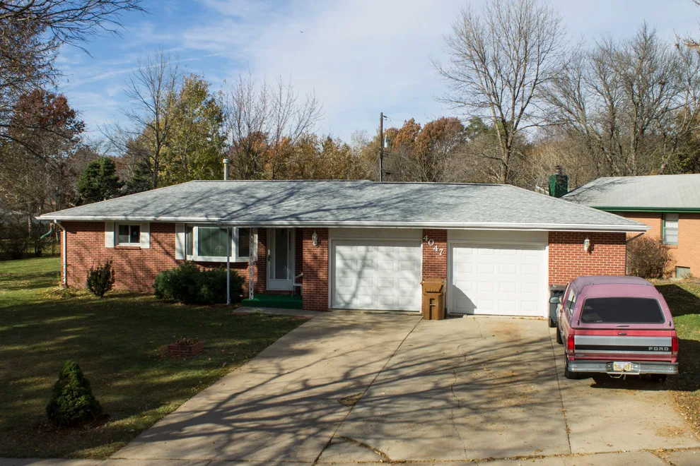 White Castle Roofing - Photo 11