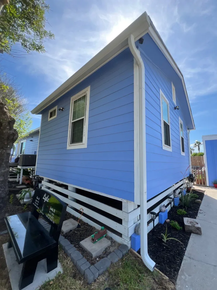 6-Inch OGEE K-Style Gutters with LeafBlaster Pro by Austin Gutter King - Photo 3