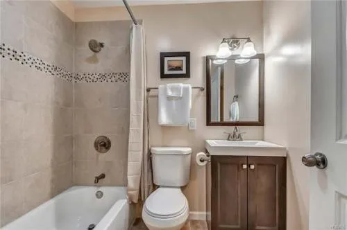 A. Early Birds - Photo 2