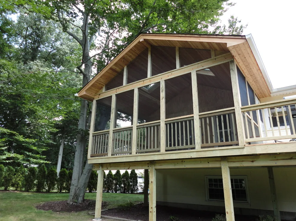 Bardonia screened deck by Hendo Contracting - Photo 2