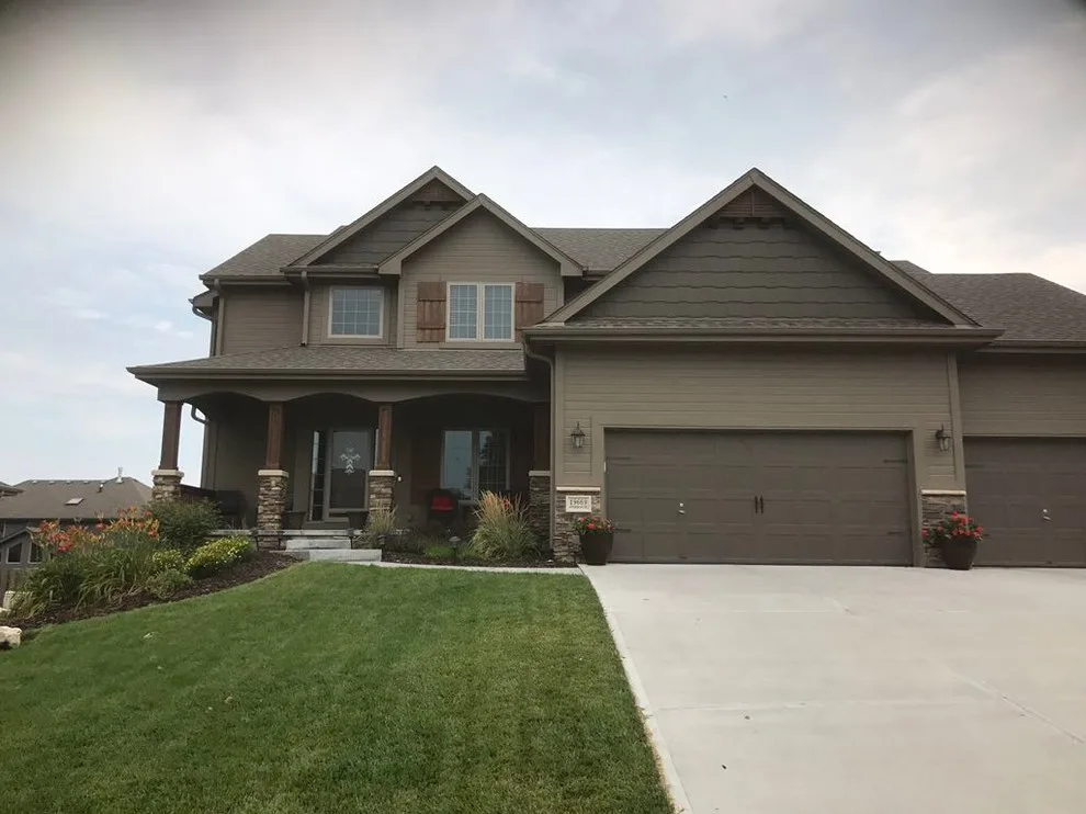 Absolute Roofing LLC - Photo 10