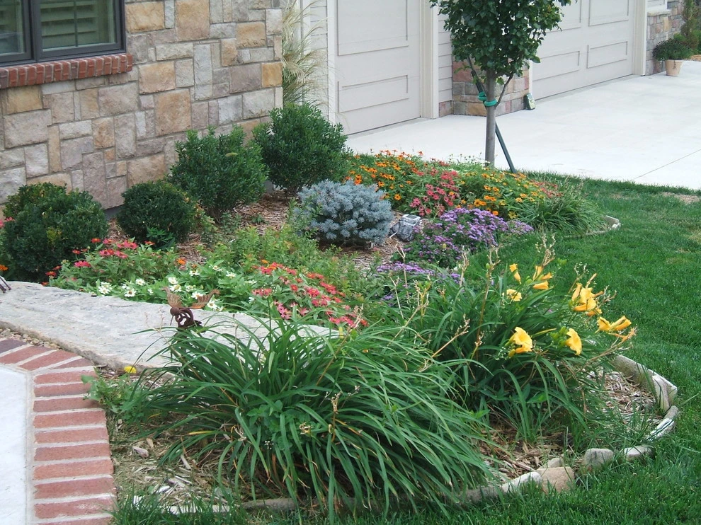 Lawrence Landscape - Photo 8