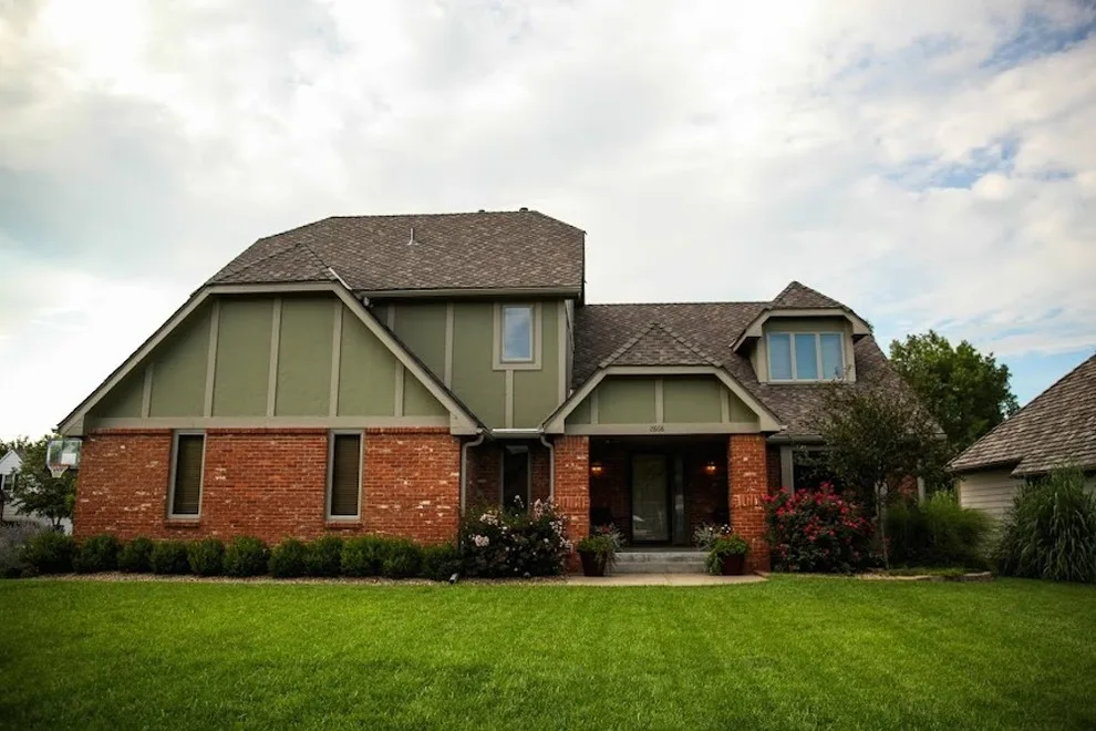 Presidential IR Weathered Wood by CertainTeed by Rhoden Roofing - Photo 2