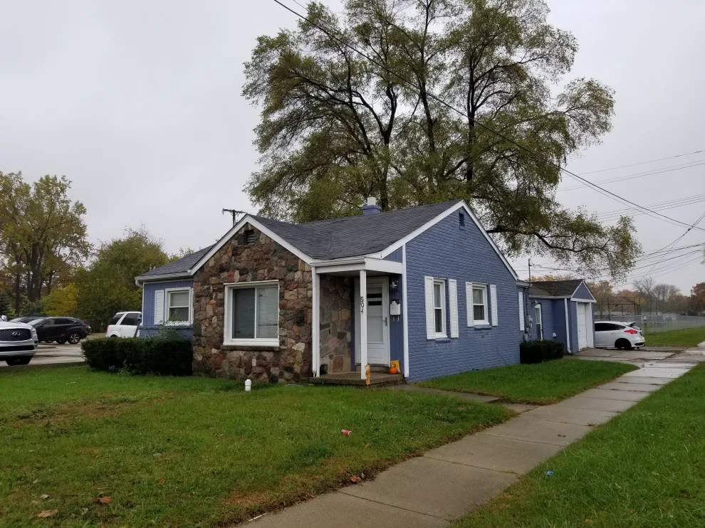 Metro Detroit Roofs LLC - Photo 11