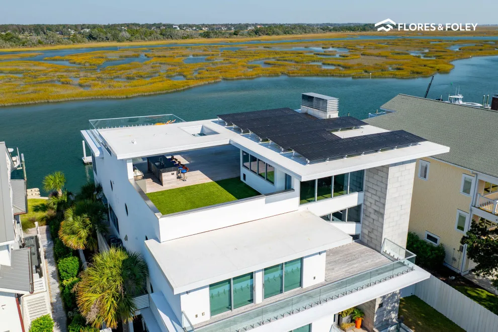 Flores & Foley Roofing + Sheet Metal - Photo 3