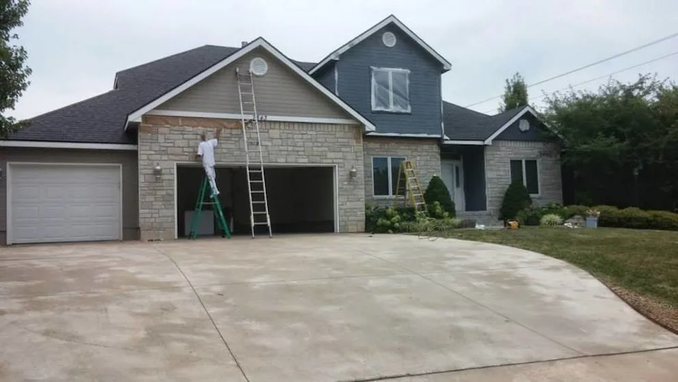 Pete's Painting And Seamless Gutters - Photo 6