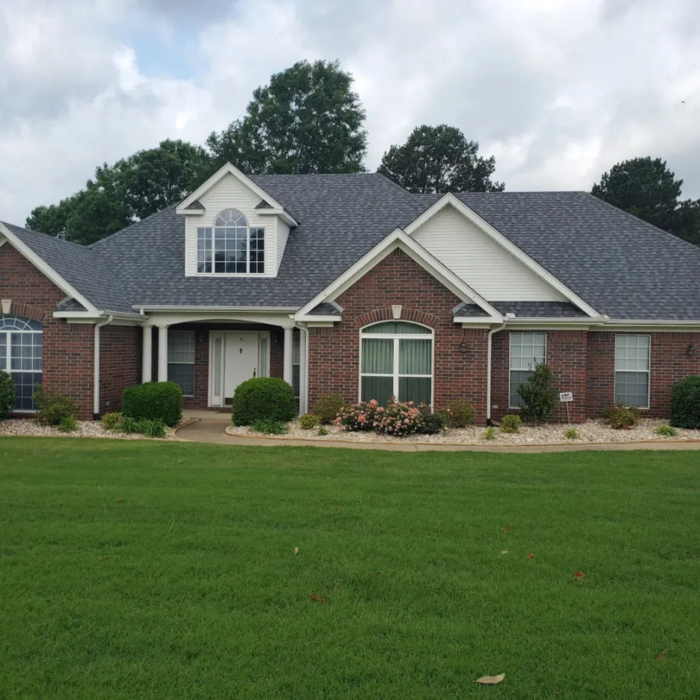 Scott's Roofing Gutters And More - Photo 8