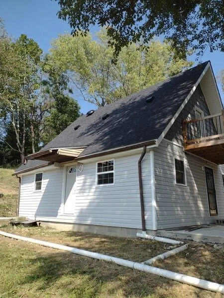 Thoroughbred Roofing - Photo 13