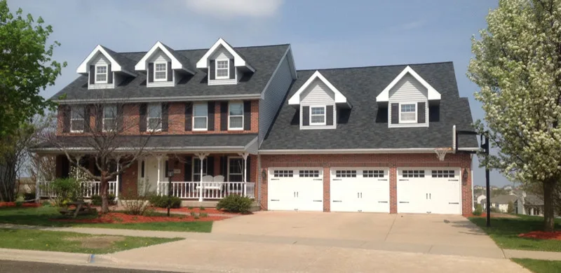 Royal Exteriors - Photo 3
