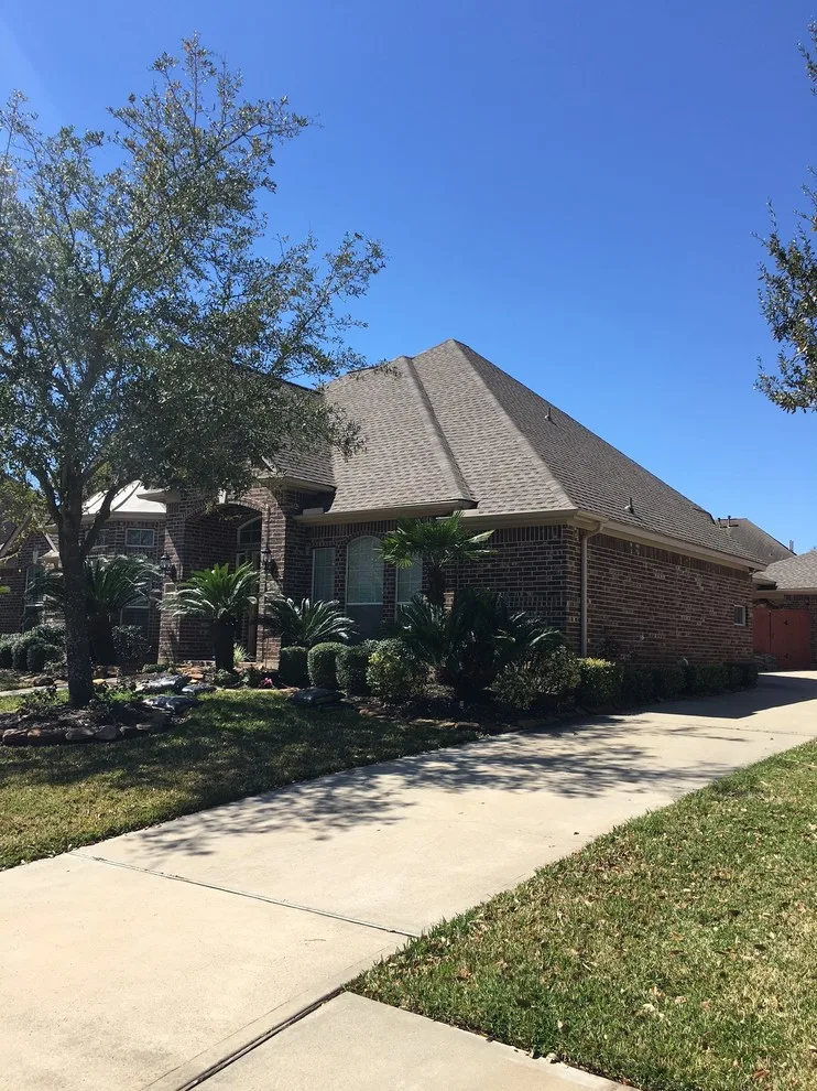 Houston Roofing & Construction - Photo 14