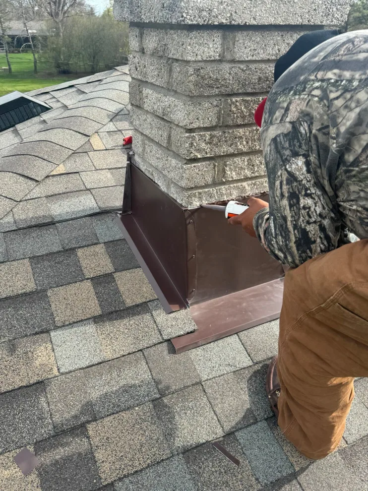 Modern Exterior Roofing - Photo 7