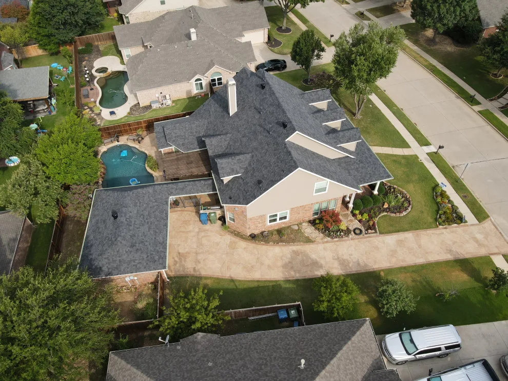 Roger The Roofer - Photo 11
