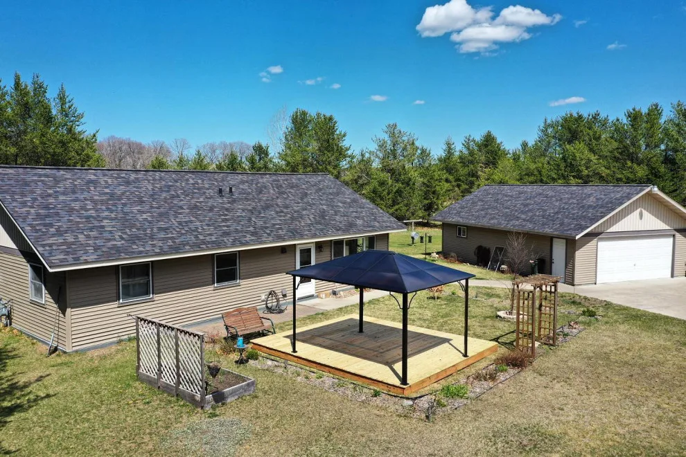 CoMitted 365 Roofing & Exteriors - Photo 12