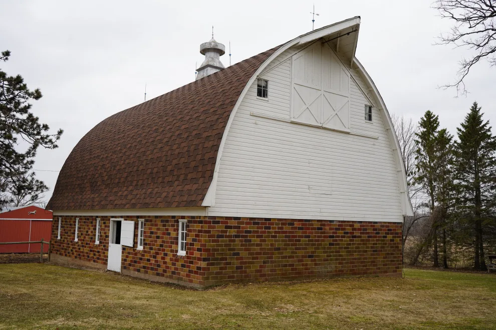 CoMitted 365 Roofing & Exteriors - Photo 14