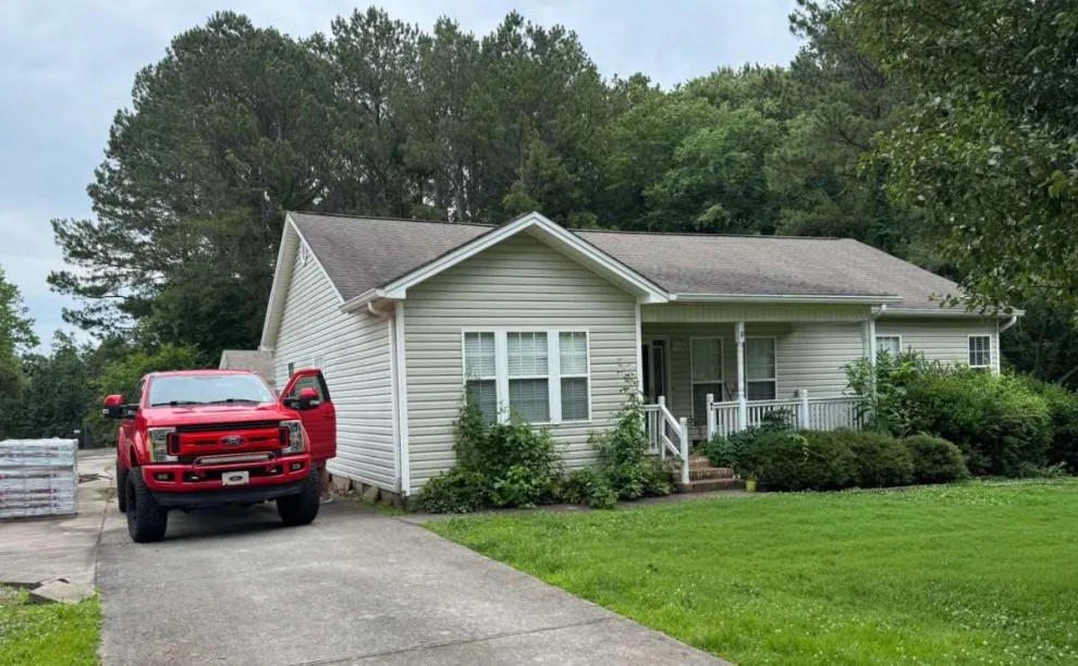 Southeast Roofing And Exteriors LLC - Photo 14