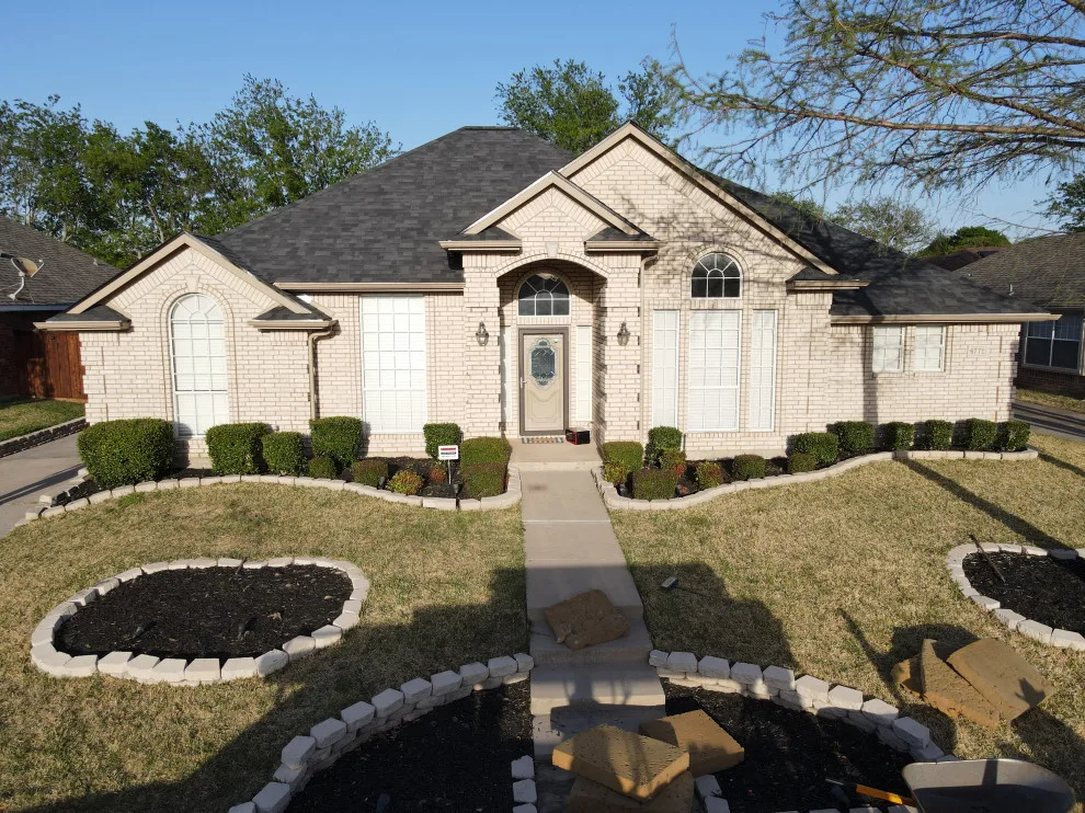 One-Story House by Roger The Roofer - Photo 4
