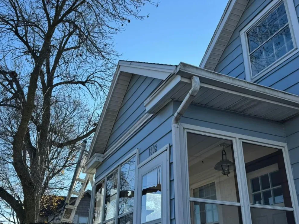 Eaves Replacement by Modern Exterior Roofing - Photo 2