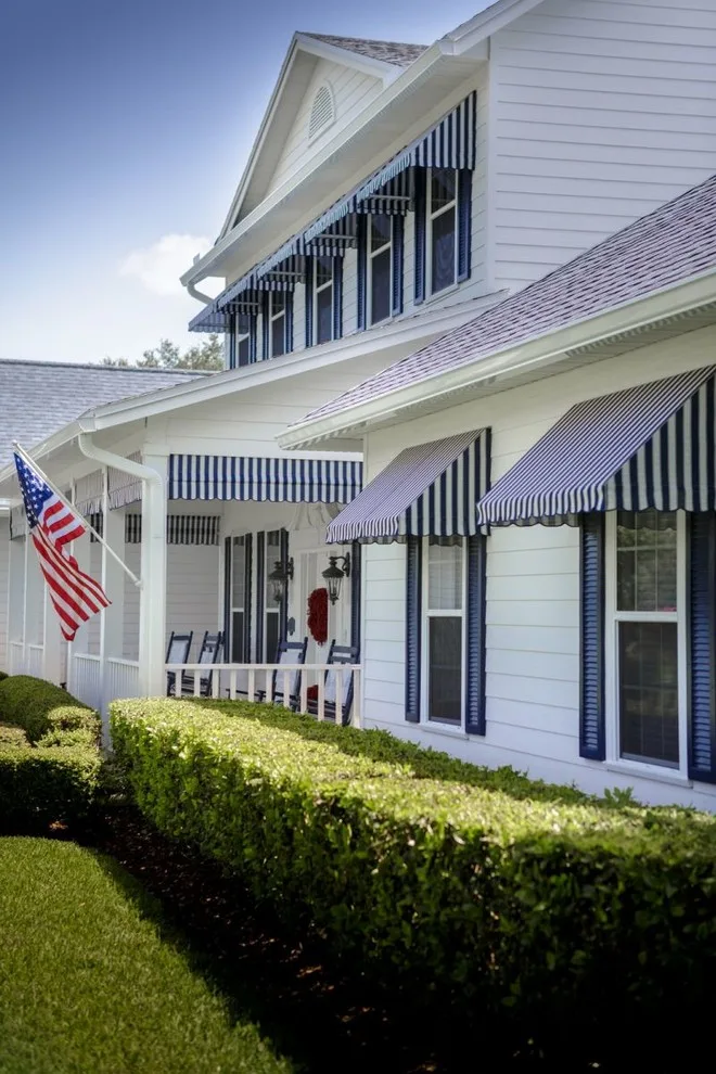 Universal Roof & Contracting - Photo 7