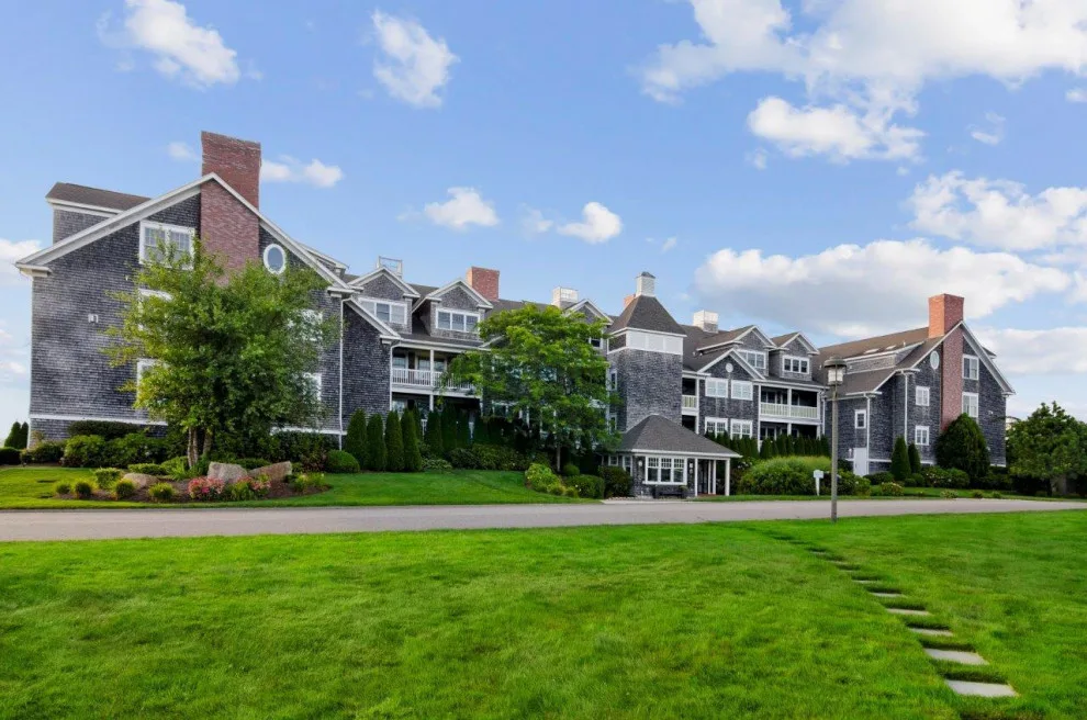 Cape Cod Condo Renovation by WLWA Jurczyk Holdings LLC - Photo 13