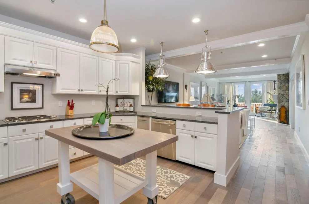 Cape Cod Condo Renovation by WLWA Jurczyk Holdings LLC - Photo 3