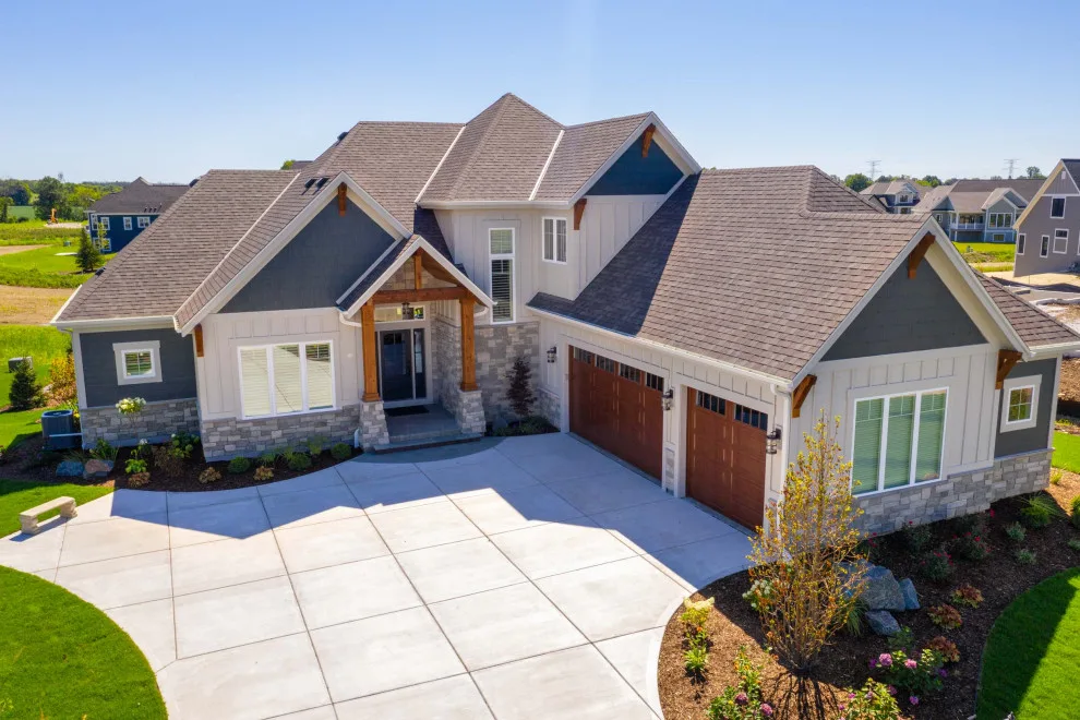 2020 Grandview Design - Aspen Homes, Inc. Parade by Aspen Homes Inc - Photo 2