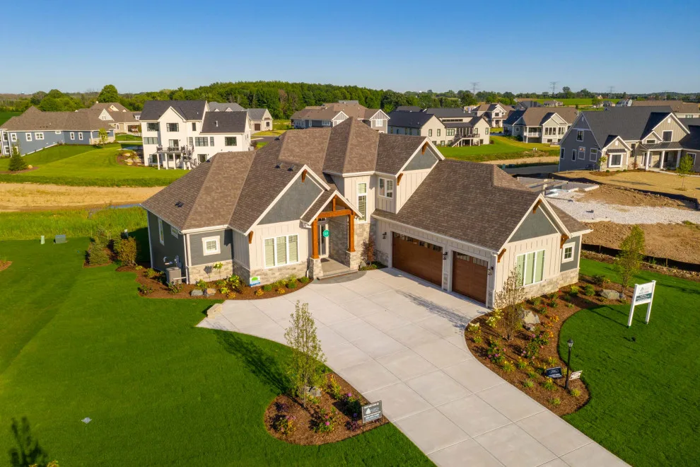 2020 Grandview Design - Aspen Homes, Inc. Parade by Aspen Homes Inc - Photo 4