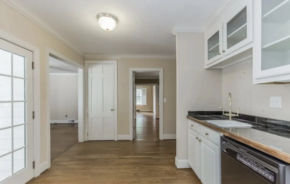 Highland Drive renovation by Majestic Builders, Inc. - Photo 21