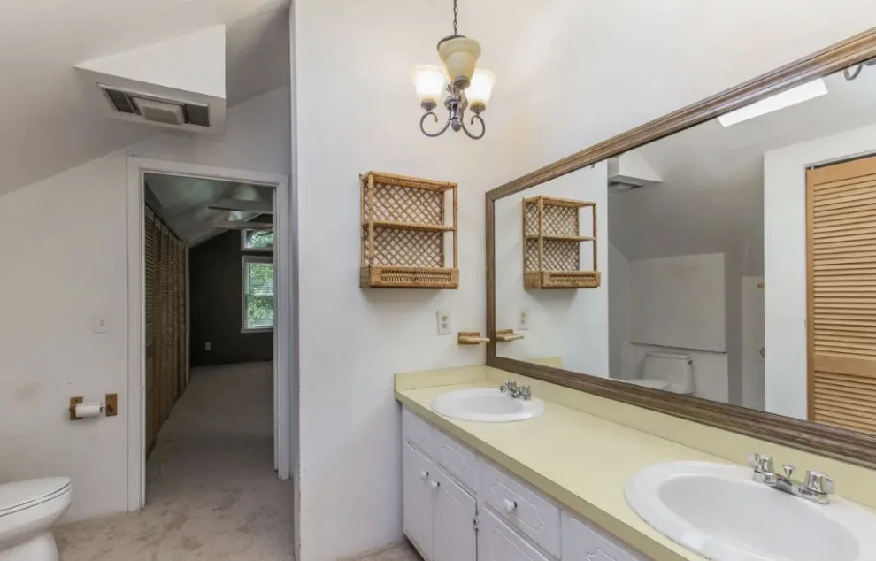 Highland Drive renovation by Majestic Builders, Inc. - Photo 25