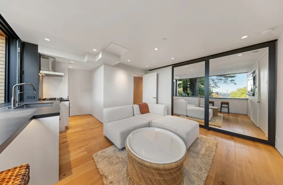 Two Seventy-Five Diviso by Hamta Partners INC - Photo 8