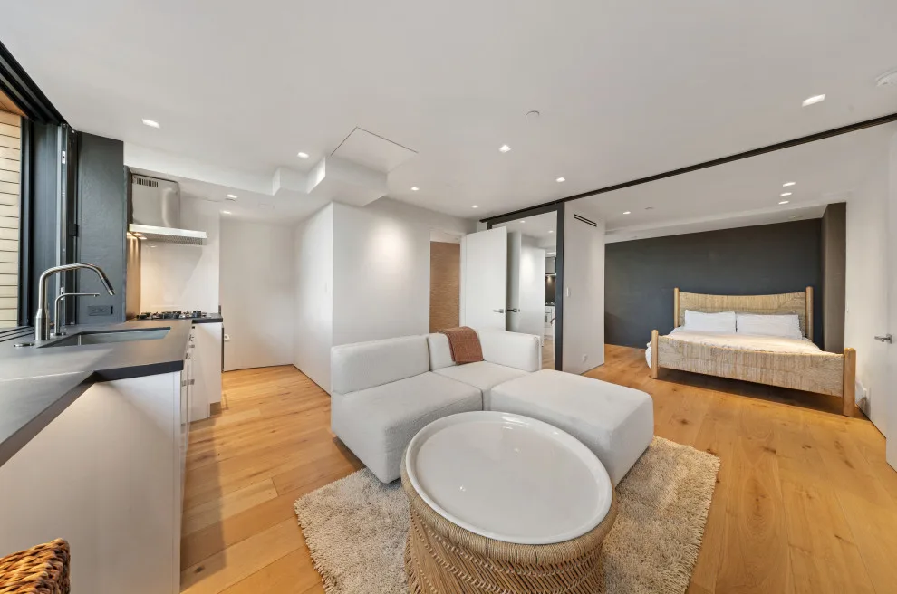 Two Seventy-Five Diviso by Hamta Partners INC - Photo 44