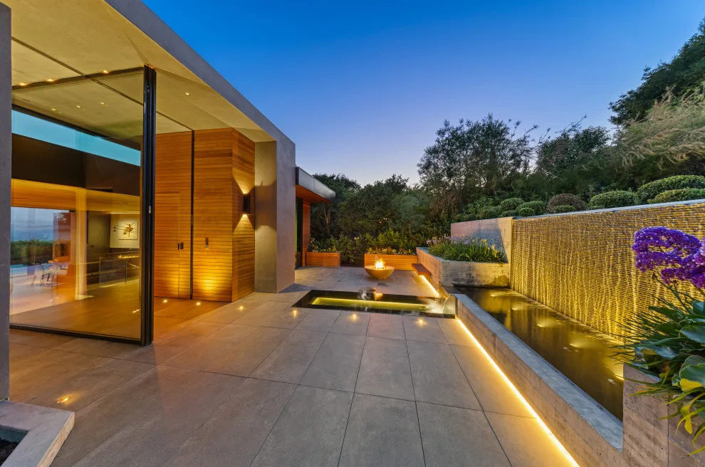 Two Seventy-Five Diviso by Hamta Partners INC - Photo 9