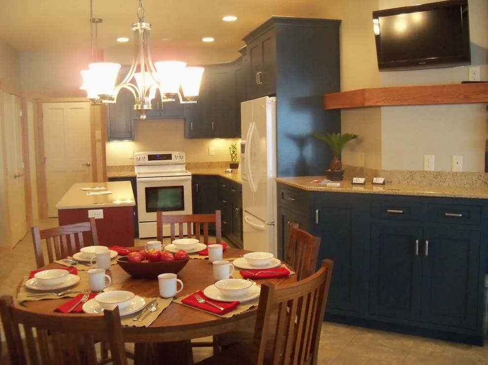 Family Property New Residence by 3D Builders - Photo 3