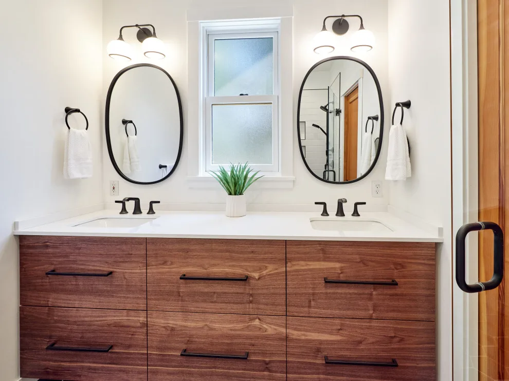 Modern Bathroom by Henderer Design + Build + Remodel - Photo 4