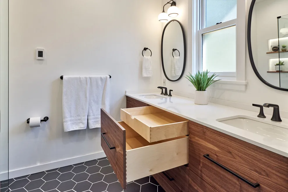 Modern Bathroom by Henderer Design + Build + Remodel - Photo 3