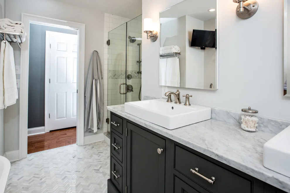 Classic Elegant Master Bathroom by Maile, Tekulve & Gray - Photo 4