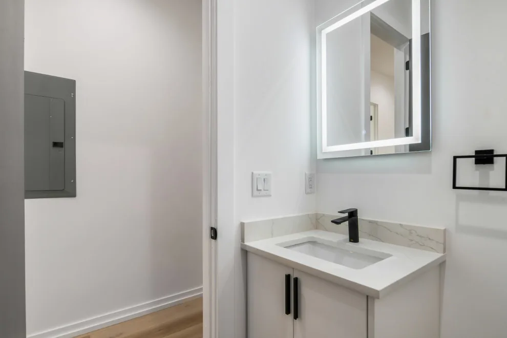 West Avenue 1 - Contemporary Style by InCollab Designs Co. - Photo 5