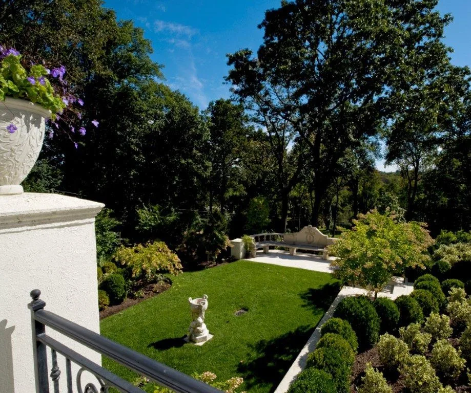 Gracefulness by E. B. Mahoney Builders, Inc. - Photo 8