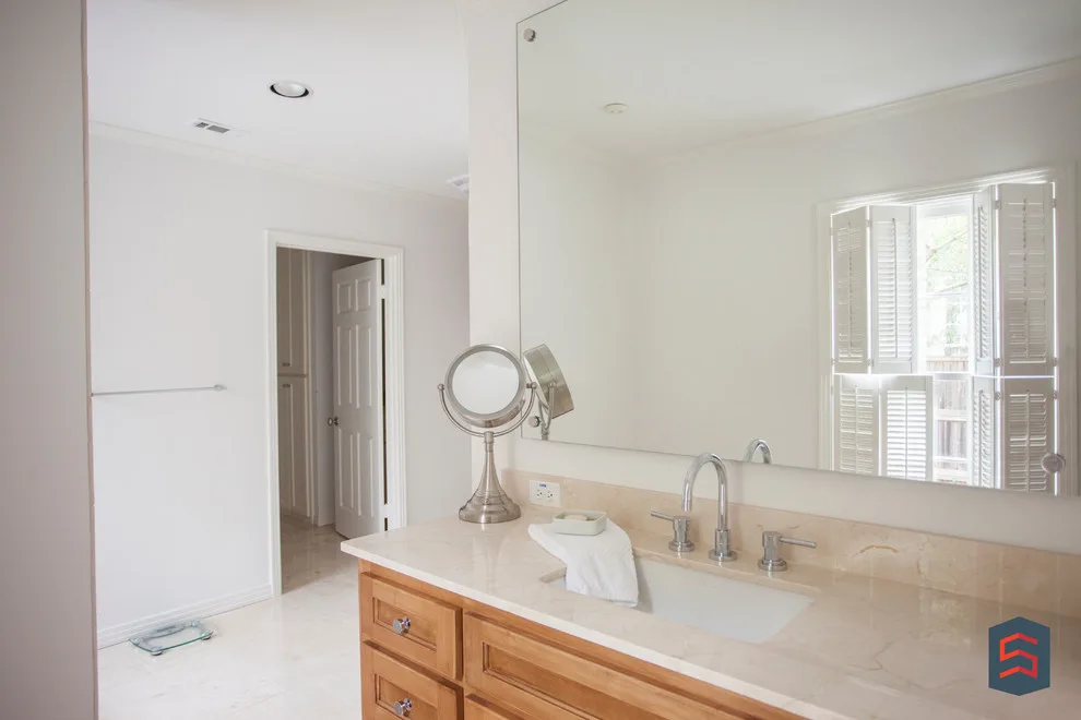 Dallas, TX Master Bathroom at Highland Park by Sardone | McLain - Photo 5