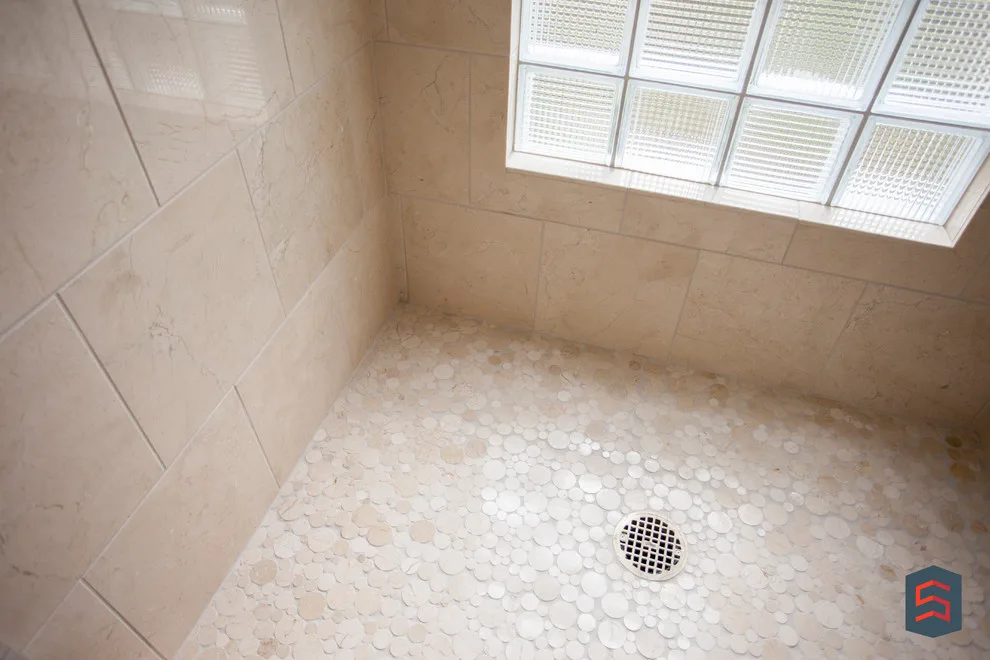 Dallas, TX Master Bathroom at Highland Park by Sardone | McLain - Photo 3