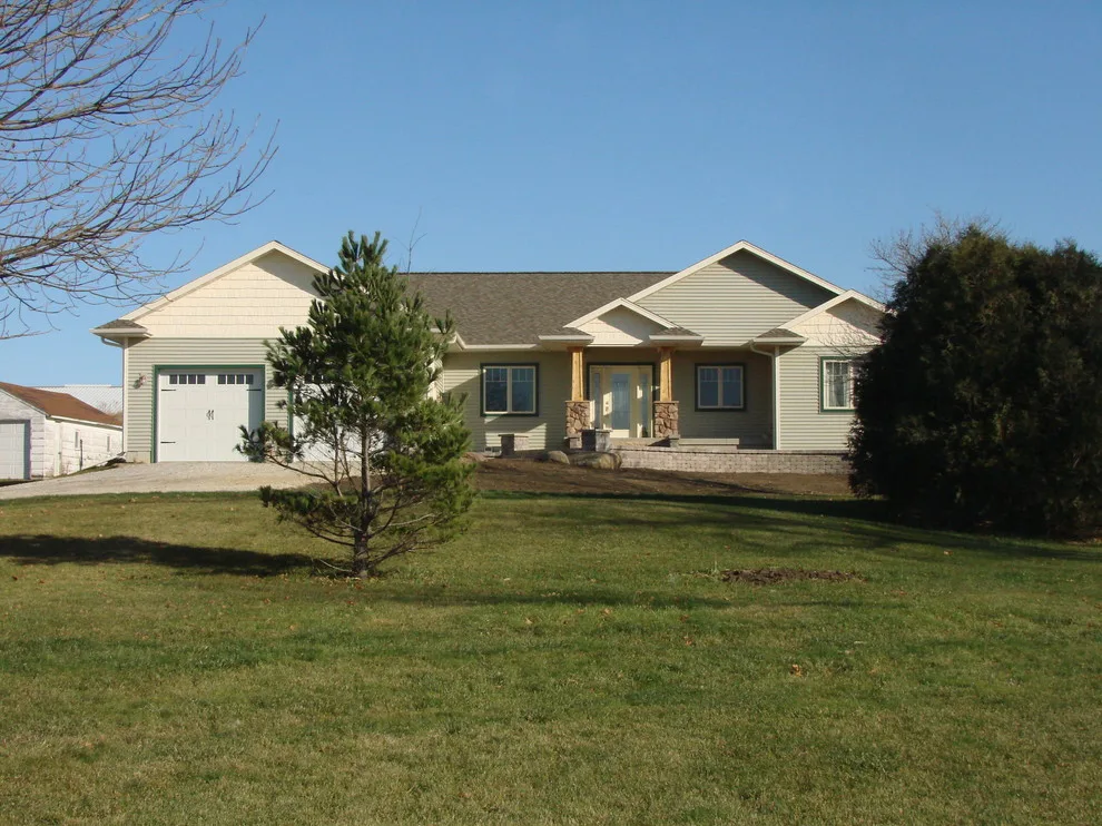Designed and Built Homes by Dave Beenblossom Cabinets & Construction - Photo 3