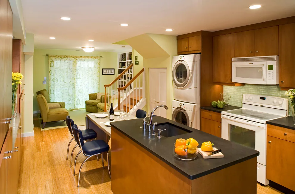 Narrow Townhouse by Wentworth - Photo 2
