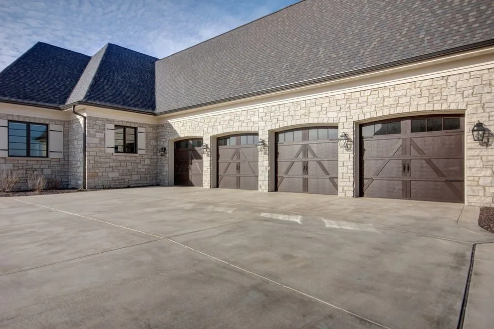 Hogg Home by Premier Homes Of Illinois, Inc - Photo 34