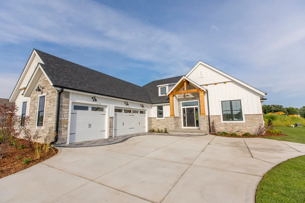 Aspen Homes Parade Model at Cedar Creek Ranch by Aspen Homes Inc - Photo 8