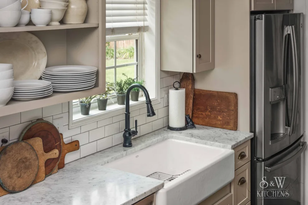 Modern American Colonial Kitchen by Sarah Kraus Bartelson - S&W Kitchens - Photo 17