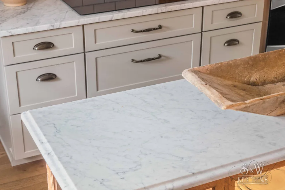 Modern American Colonial Kitchen by Sarah Kraus Bartelson - S&W Kitchens - Photo 10
