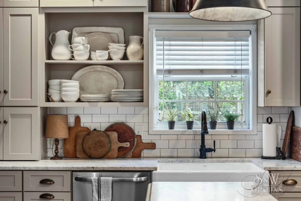 Modern American Colonial Kitchen by Sarah Kraus Bartelson - S&W Kitchens - Photo 15