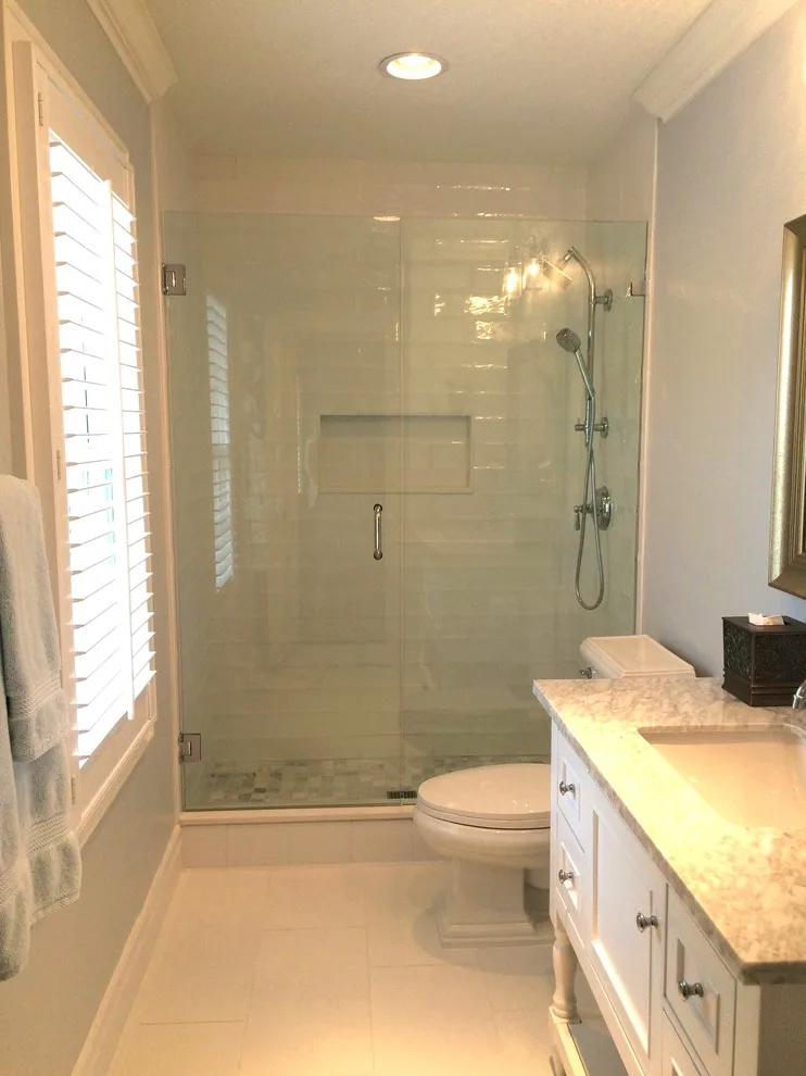 Three Timeless White Guest Bathrooms by Sarah Kraus Bartelson - S&W Kitchens - Photo 2