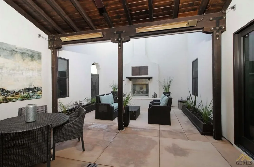 5200 square feet Spanish Transitional by Sweaney Custom Homes, Inc. - Photo 35